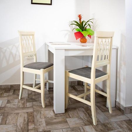 Apartman Luka โรวีน ภายนอก รูปภาพ