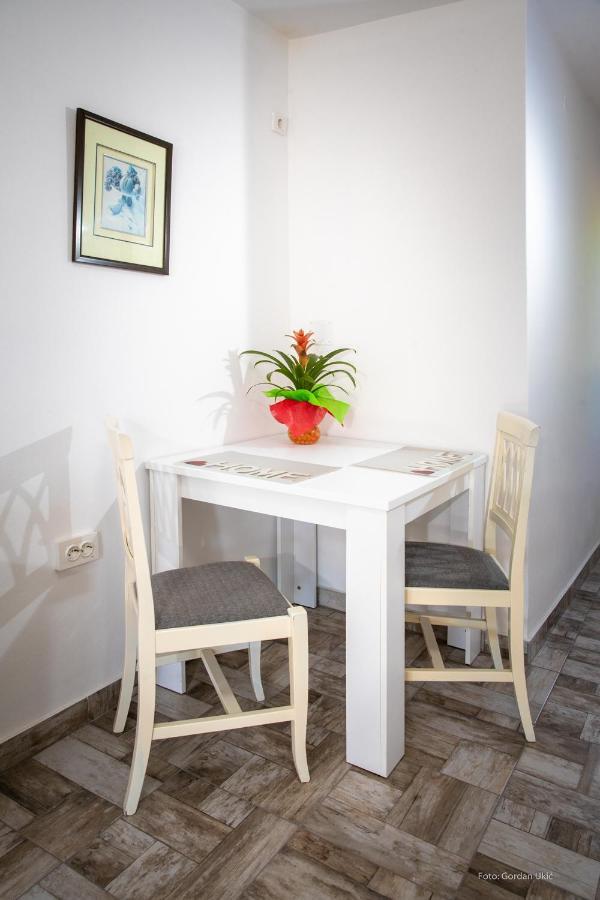 Apartman Luka โรวีน ภายนอก รูปภาพ