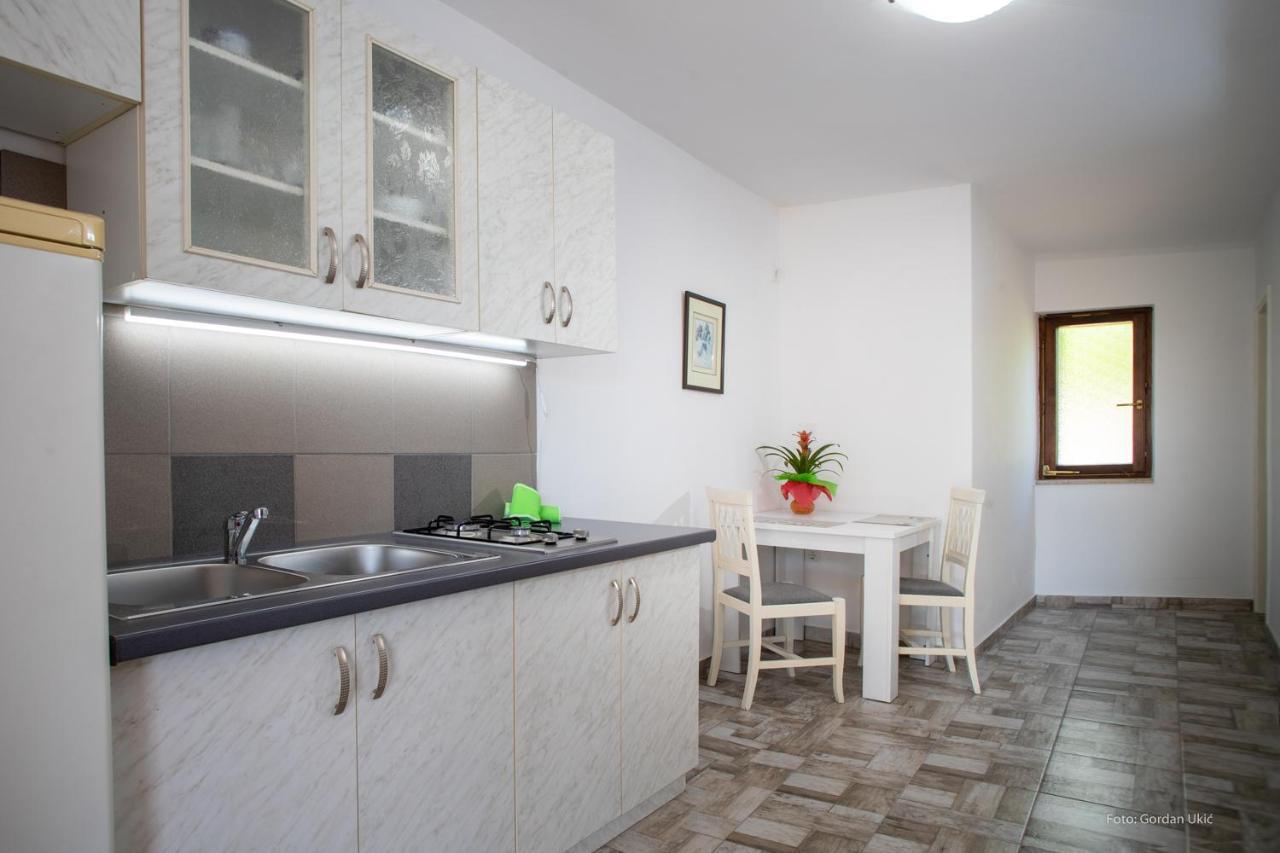 Apartman Luka โรวีน ภายนอก รูปภาพ